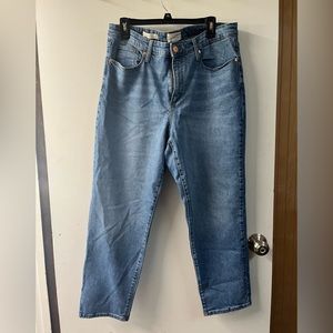 Universal thread straight jeans
